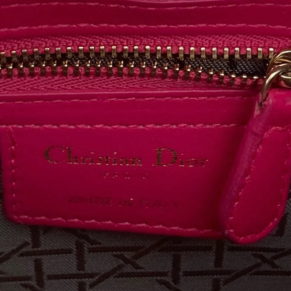 🚫SOLD🚫 Christian Dior
Lady Dior Bag Cannage Quilt Lambskin Medium - Picture 12 of 13